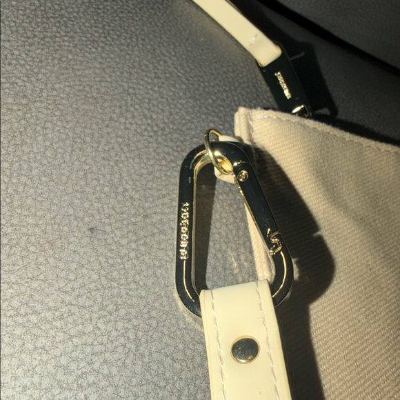 Burberry Clutch / Wristlet, brand new! - Picture 5 of 7